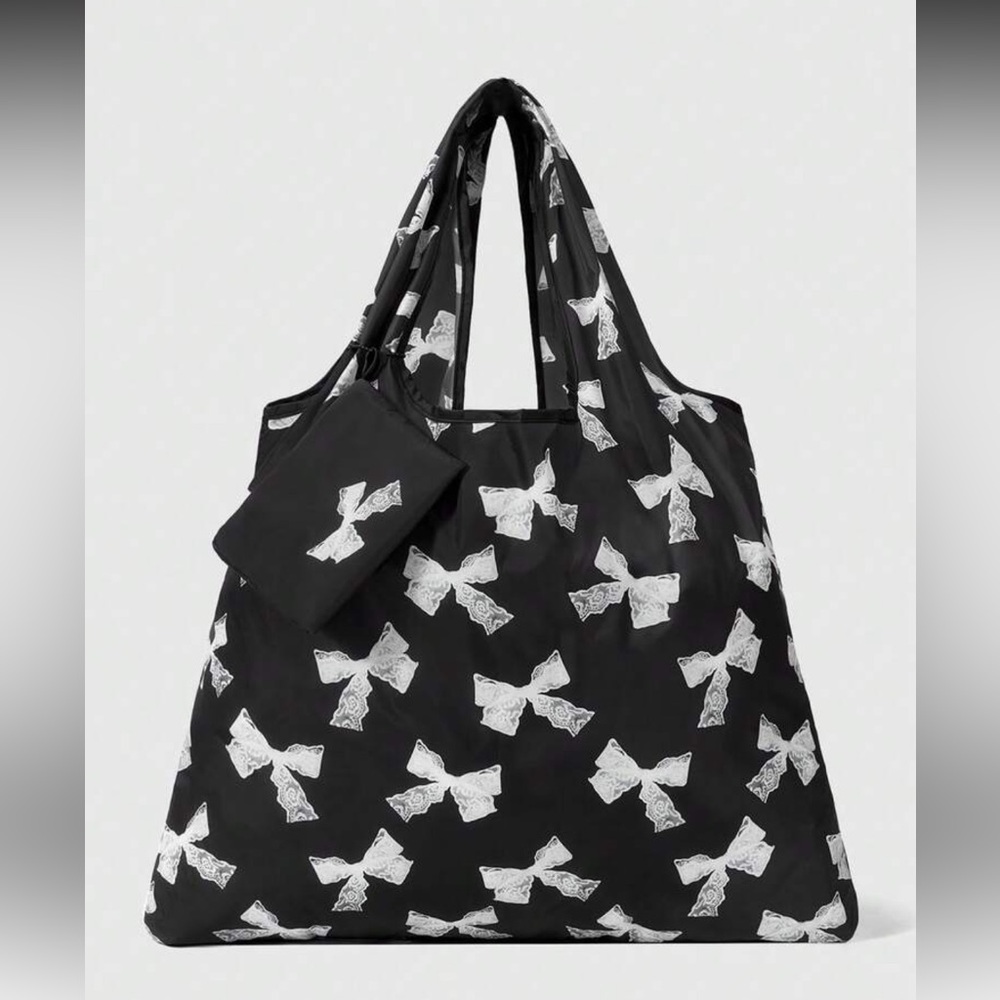 Black and White Oversized Tote Bag NEW 🏷️